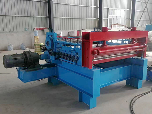 河南凹凸花纹板压花机