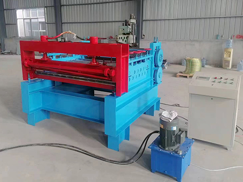 河南铁板压花机