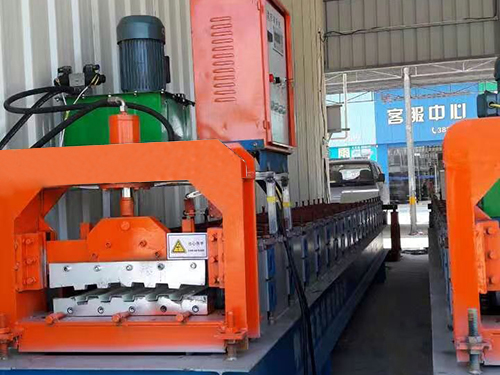 河南卷帘门成型机