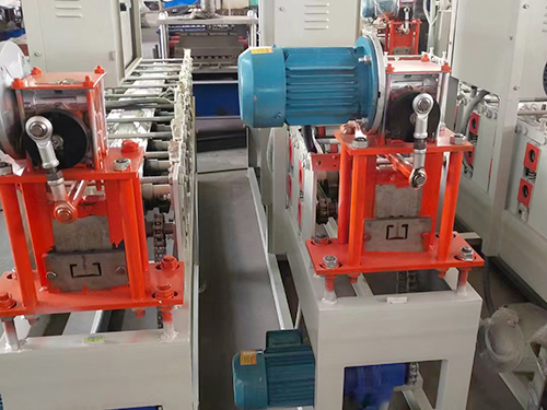 河南新型广告扣板机