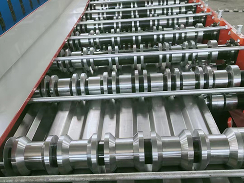 河南车厢板成型设备